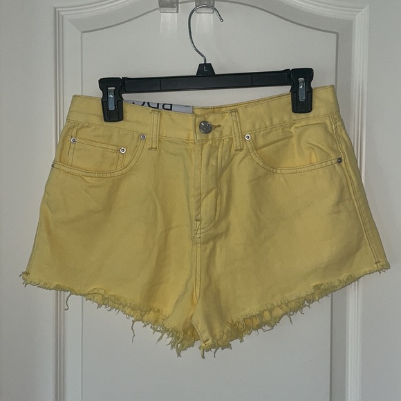Urban Outfitters BDG yellow jean shorts - Picture 3 of 5